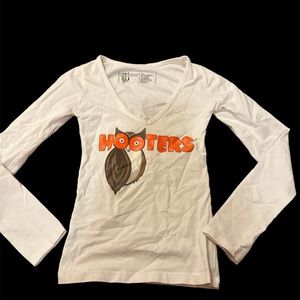 Hooters long sleeve shirt